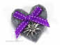 Mobile Preview: HERZ - Brosche Edelweiss - Anhänger und Schleifchen lila violett