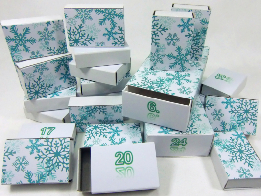 Adventskalender - 26 Schachteln EISKRISTALL smaragd-grün weiss. Geschenkverpackung Schachtel