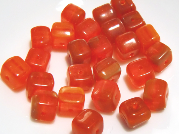 Glasperlen Würfel orange opak