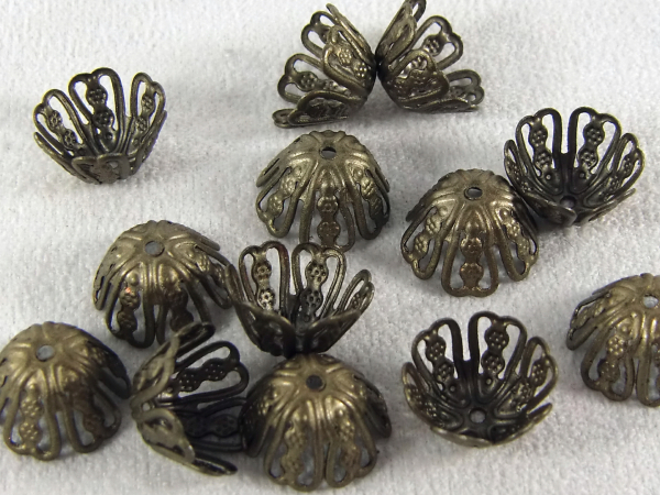 10 St. Perlenkappen bronze filigran Perlkappe